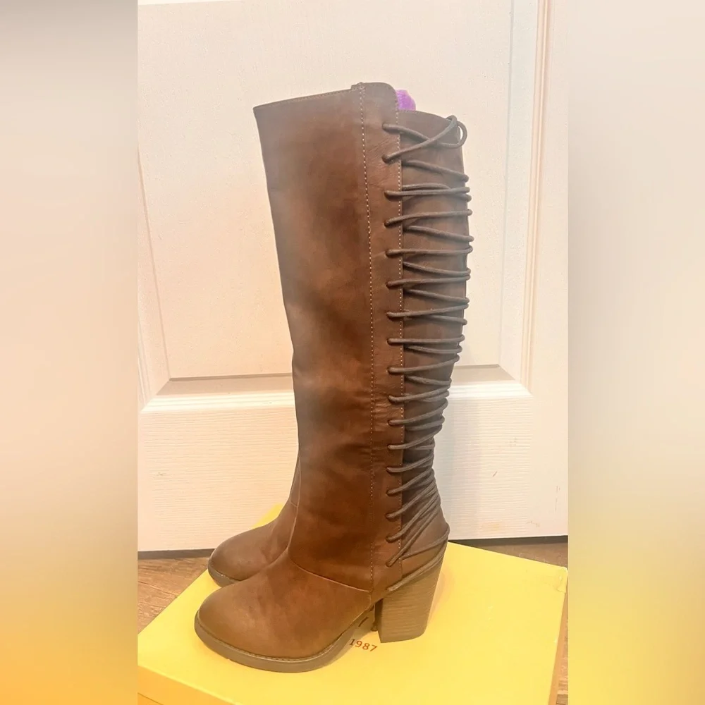 FINAL PRICE Y2K In Box Mossimo Supply Boots